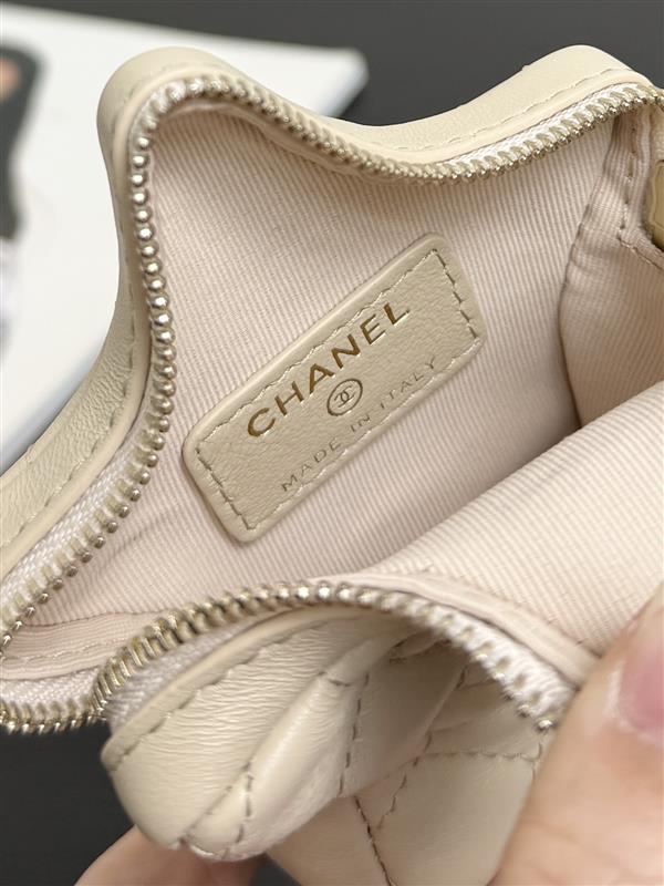 2026127215433648 700